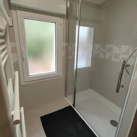 Appartement Maisonnette A Etage Coudures